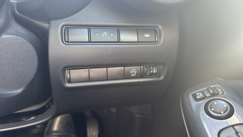 Nissan Juke 1.0 DiG-T 114 N-Connecta 5dr Petrol Hatchback